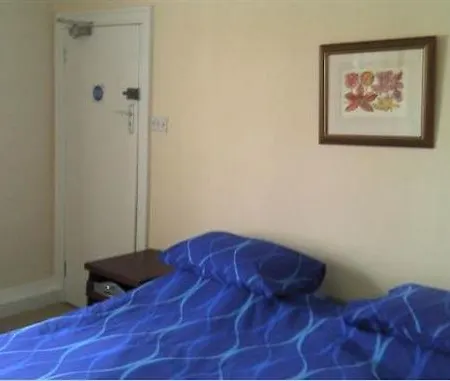 Otel The Angel 2*